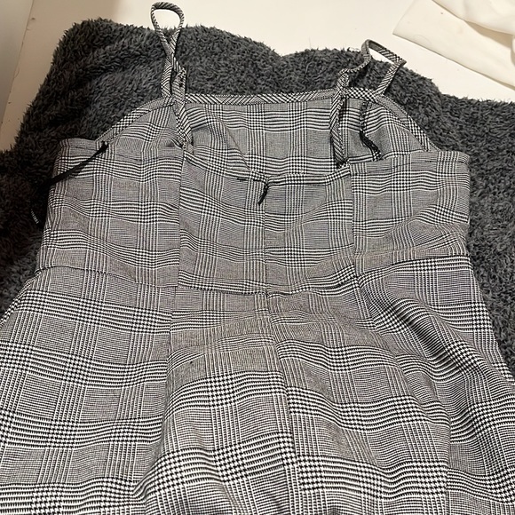 Forever21- houndstooth/plaid pattern mini bodycon dress with adjustable straps. - Picture 2 of 2
